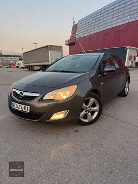 Opel Astra J