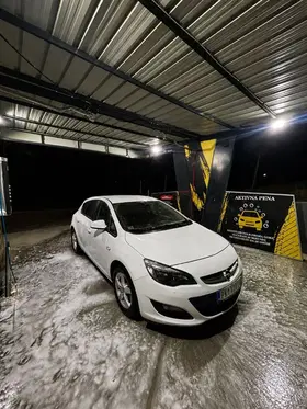 Opel Astra J