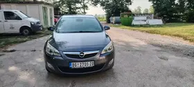 Opel Astra J