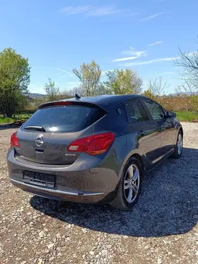 Opel Astra J
