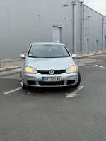 Volkswagen Golf 5 2004 god. Dizel 4300 € 3