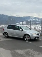 Volkswagen Golf 5 2004 god. Dizel 4300 € 2