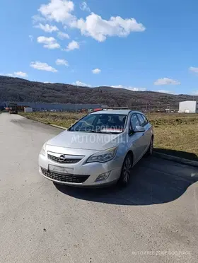 Opel Astra J