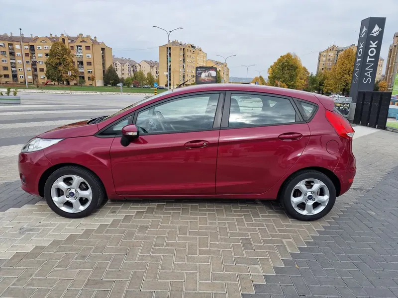 Ford Fiesta 1.2 benzin 60kw 82ks 4.200 € Benzin, 2009 god