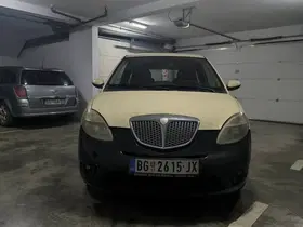 Lancia Ypsilon