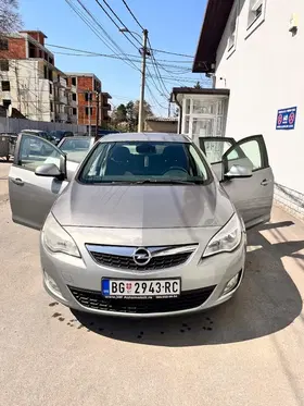 Opel Astra J