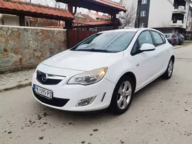 Opel Astra J