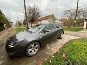 Opel Astra J