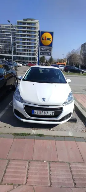 Peugeot 208