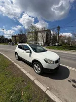 Nissan Qashqai 2.0 dCI 2010 god. Dizel 7000 € 1