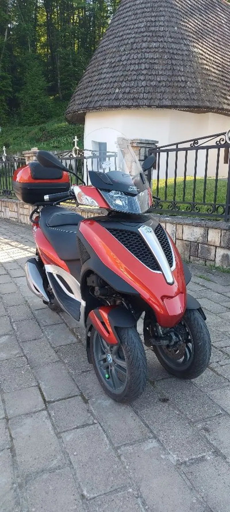 Piaggio MP3 YOURBAN 300 ie 2011 god. 3590 € | Prodajem Auto
