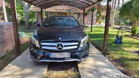 Mercedes-Benz GLA 220