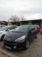 Peugeot 207 2007 god. Benzin 2000 € 2