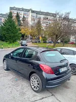 Peugeot 207 2007 god. Benzin 2000 € 4